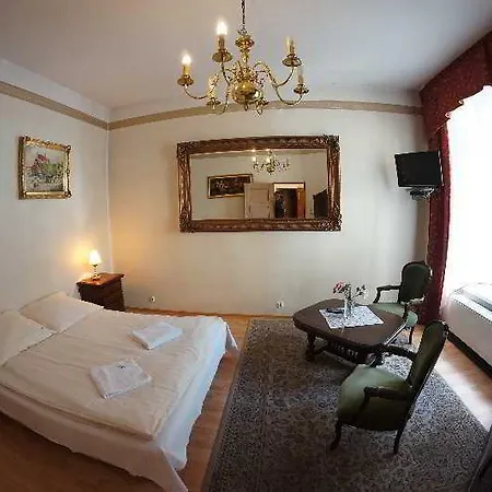 Florian Old Town Отель