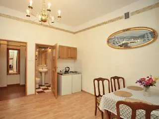 Отель Florian Old Town 3*